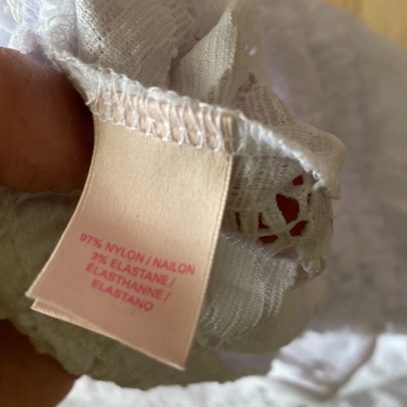 Victoria’s Secret Eyelet Swim Cover Shorts Sz. L - Picture 4 of 5